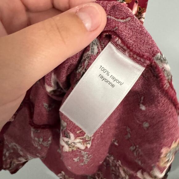 Maurices Dark Red Floral Print Keyhole Neckline Tank Top Women's Size Medium - Picture 5 of 7